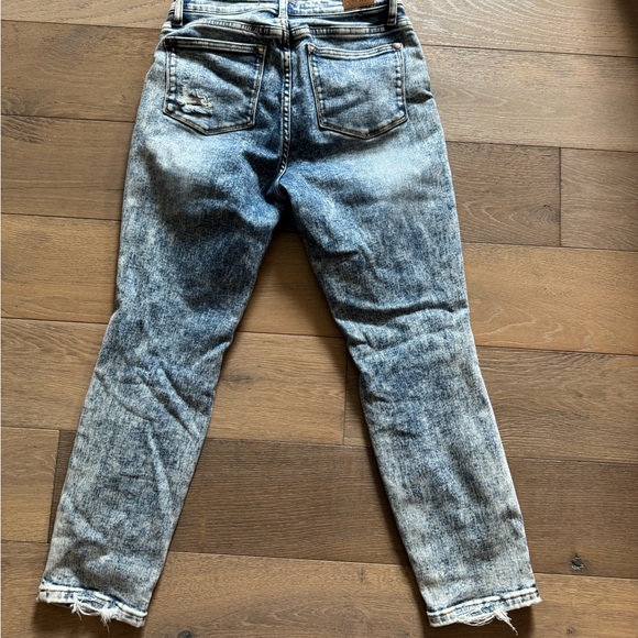 Judy Blue Light Wash Distressed Skinny Jeans - Picture 2 of 3